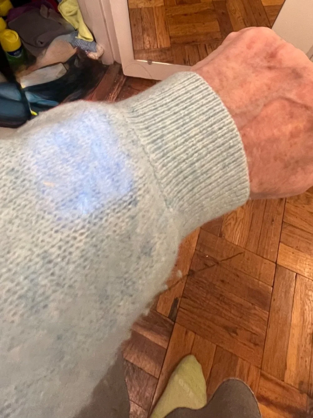 Khaite V-neck cashmere sweater - Picture 9 of 12